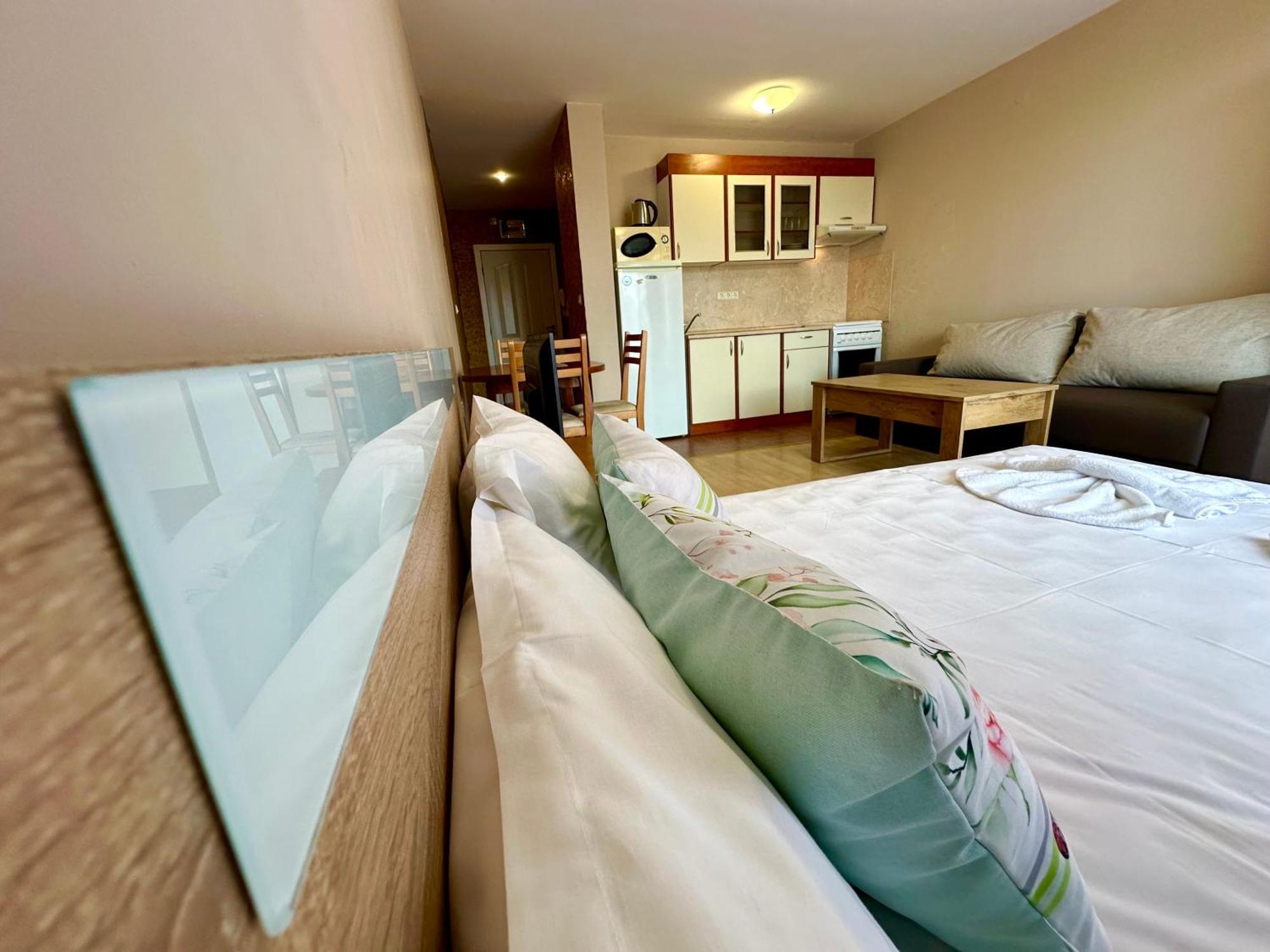 Privilege Fort Beach - Menada Apartments Elenite Esterno foto